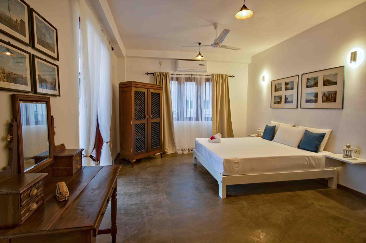 Brixia Cafe & Guest Bed & Breakfast Galle Bagian luar foto