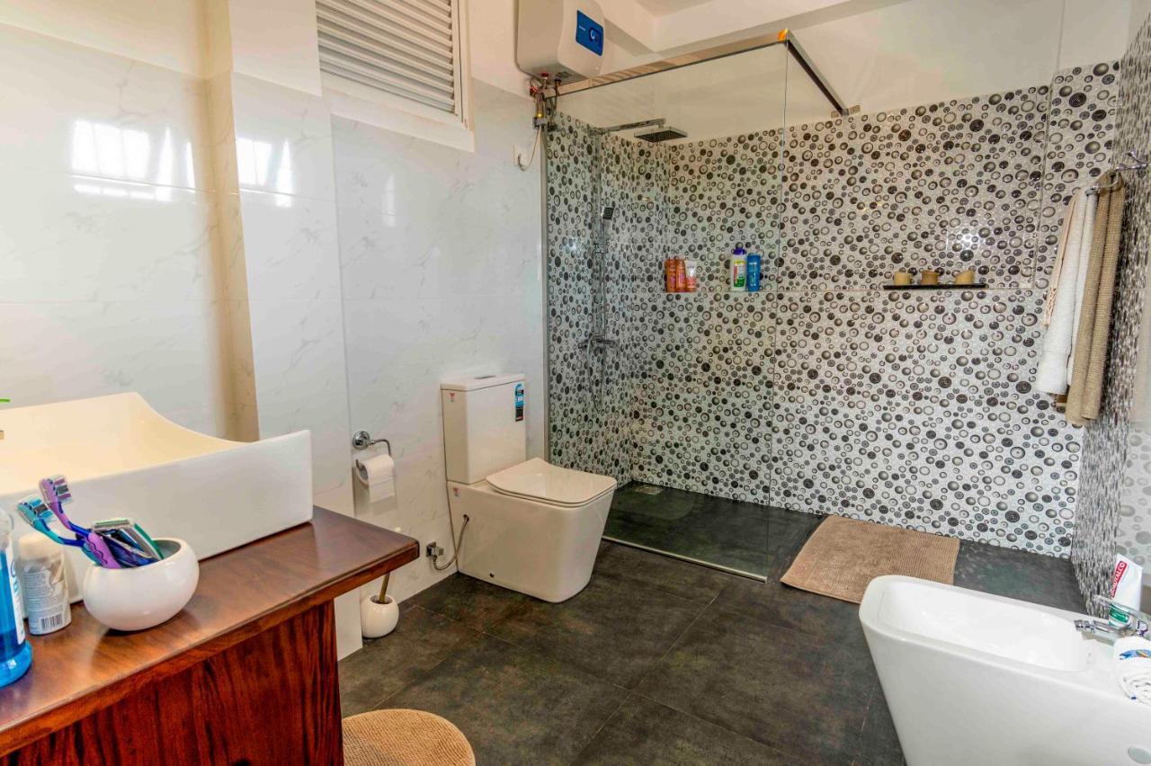 Brixia Cafe & Guest Bed & Breakfast Galle Bagian luar foto