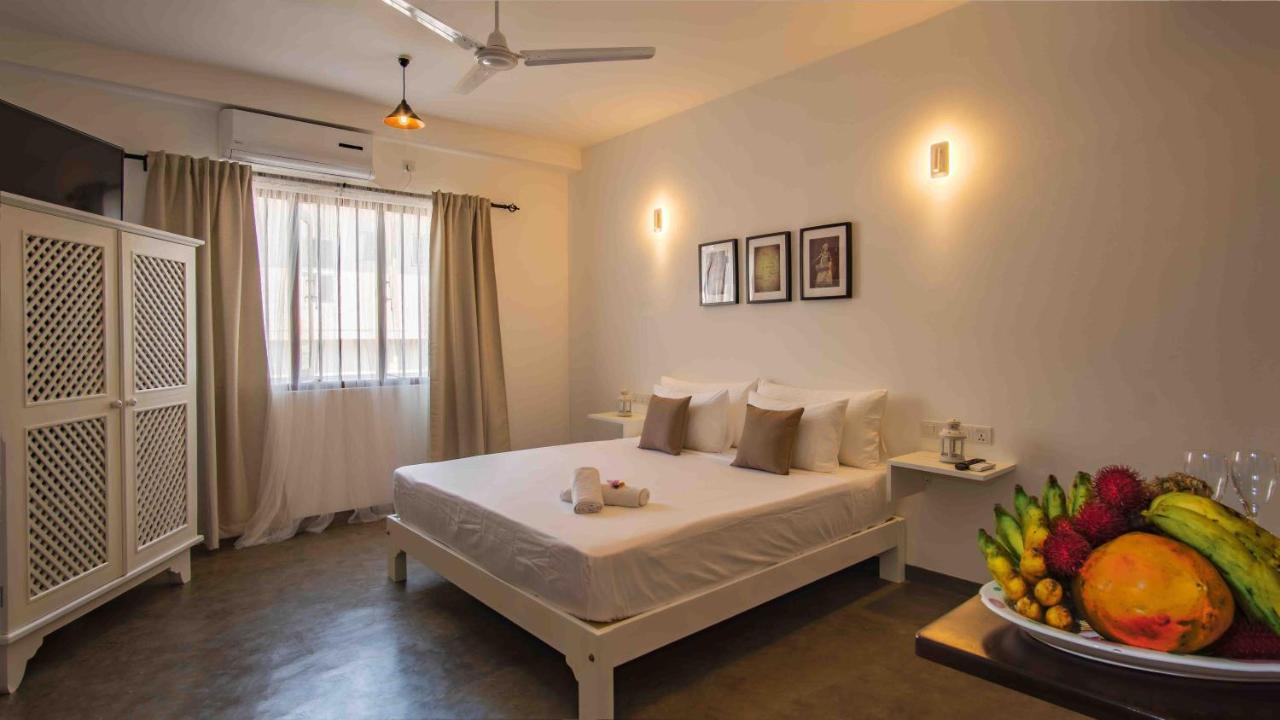 Brixia Cafe & Guest Bed & Breakfast Galle Bagian luar foto