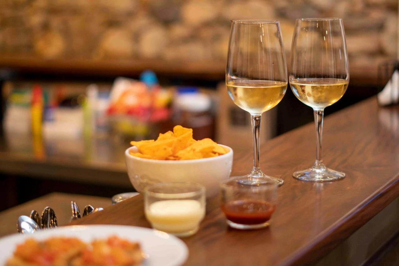 Brixia Cafe & Guest Bed & Breakfast Galle Bagian luar foto