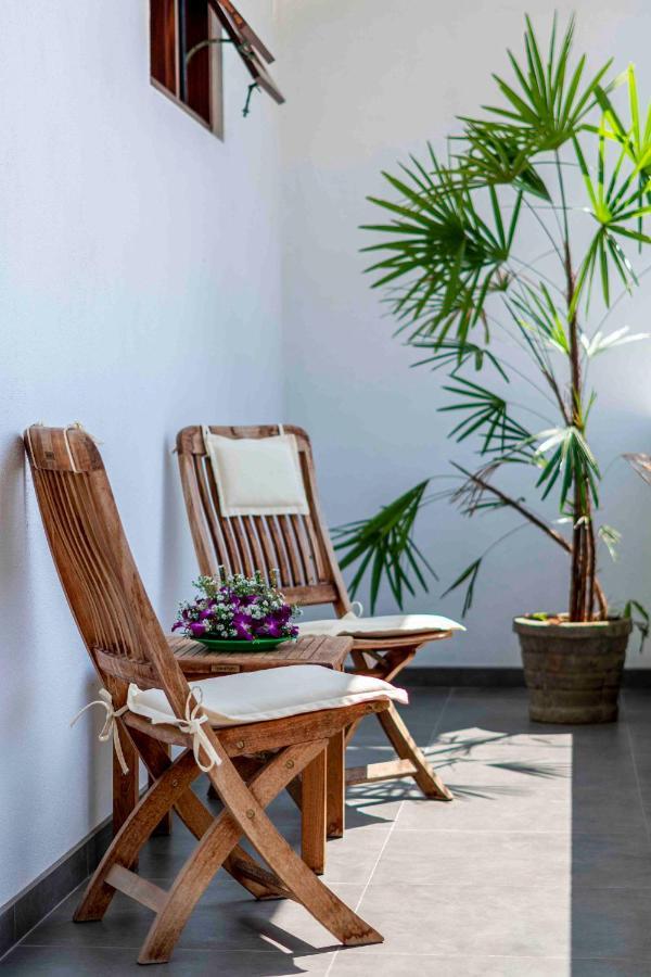 Brixia Cafe & Guest Bed & Breakfast Galle Bagian luar foto